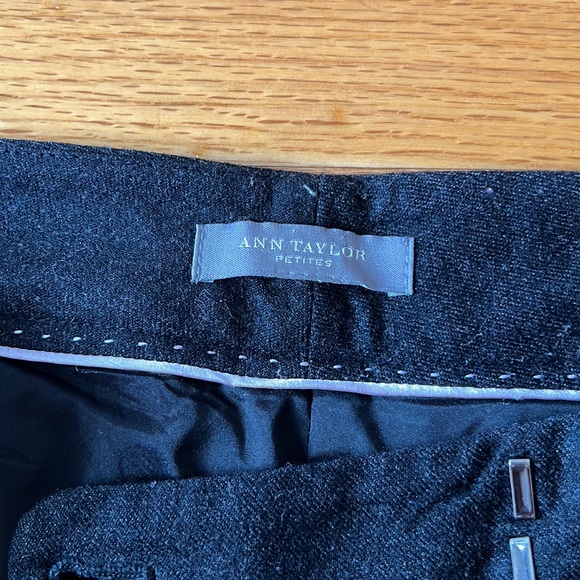 Ann Taylor Straight Leg Black Pants (lined) 98% Wool - Size 8/10 - Picture 6 of 16